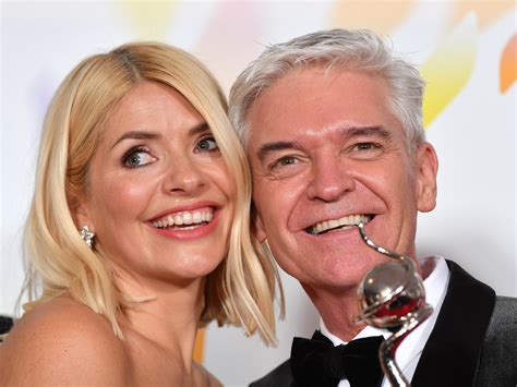 Holly Willoughby and Phillip Schofield left red